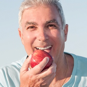 man having a healthy diet